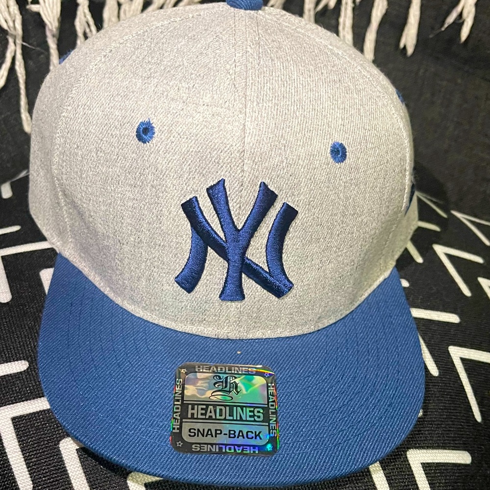 BRAND NEW / NEVER WORN / NY BASEBALL SNAPBACK